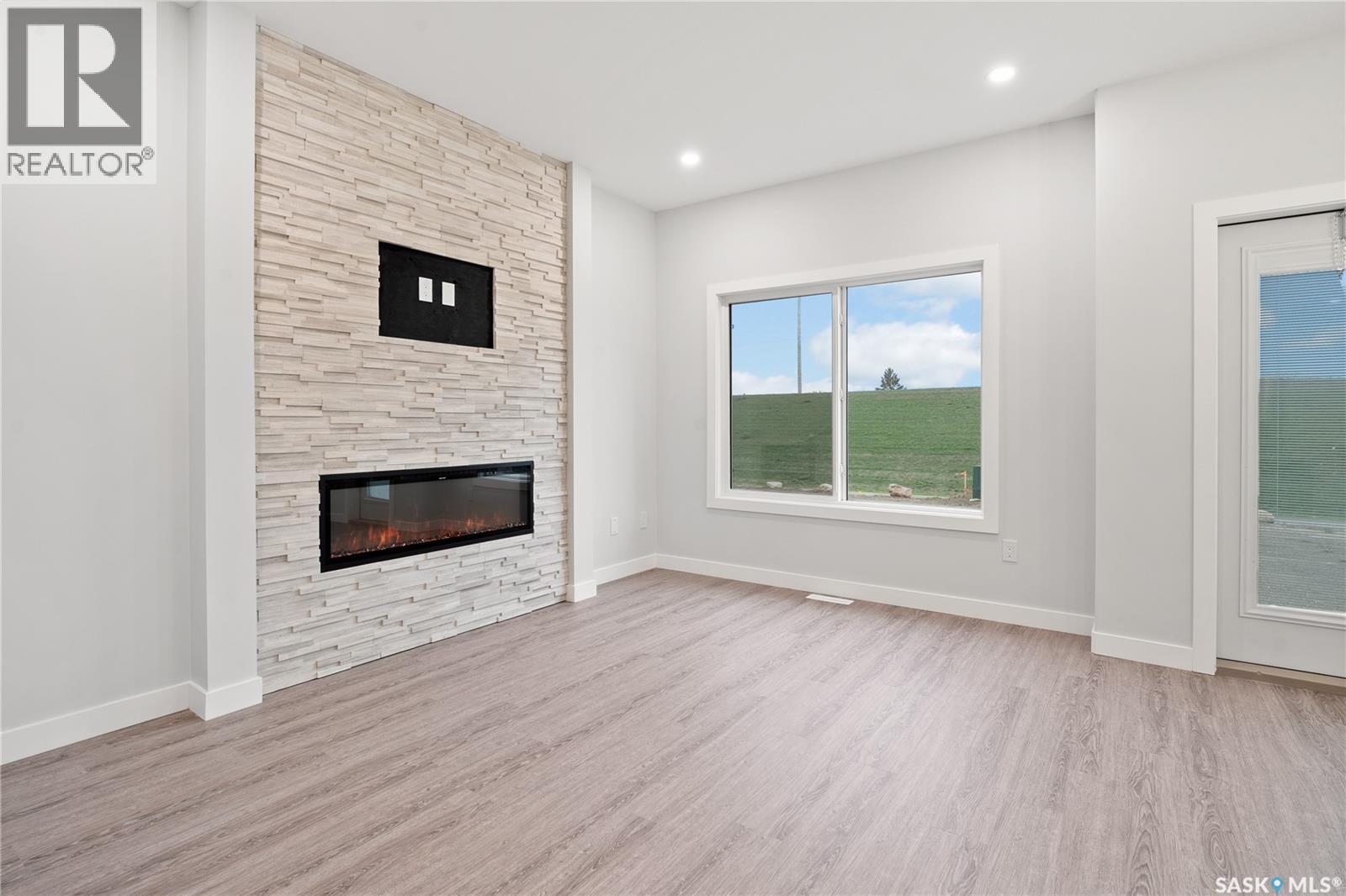 2973 Green Turtle Road, Regina, Saskatchewan  S4V 4G4 - Photo 5 - SK044092