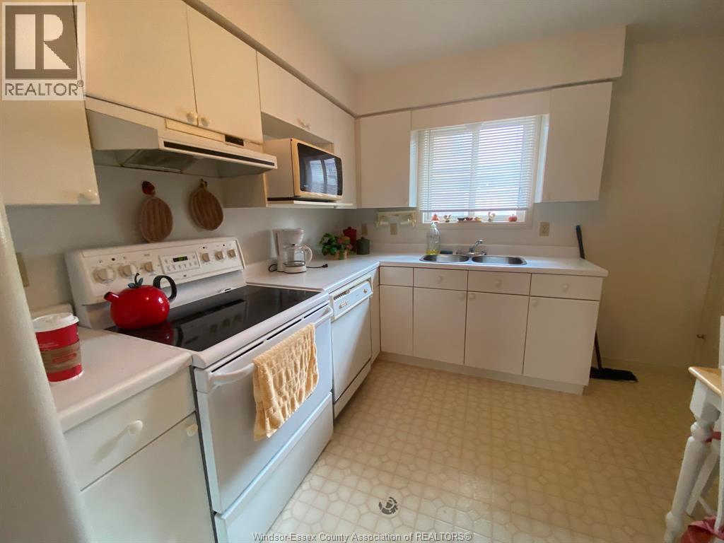 1087 Brookview Crescent, Windsor, Ontario N8W 5H3 - Photo 10 - 26019050