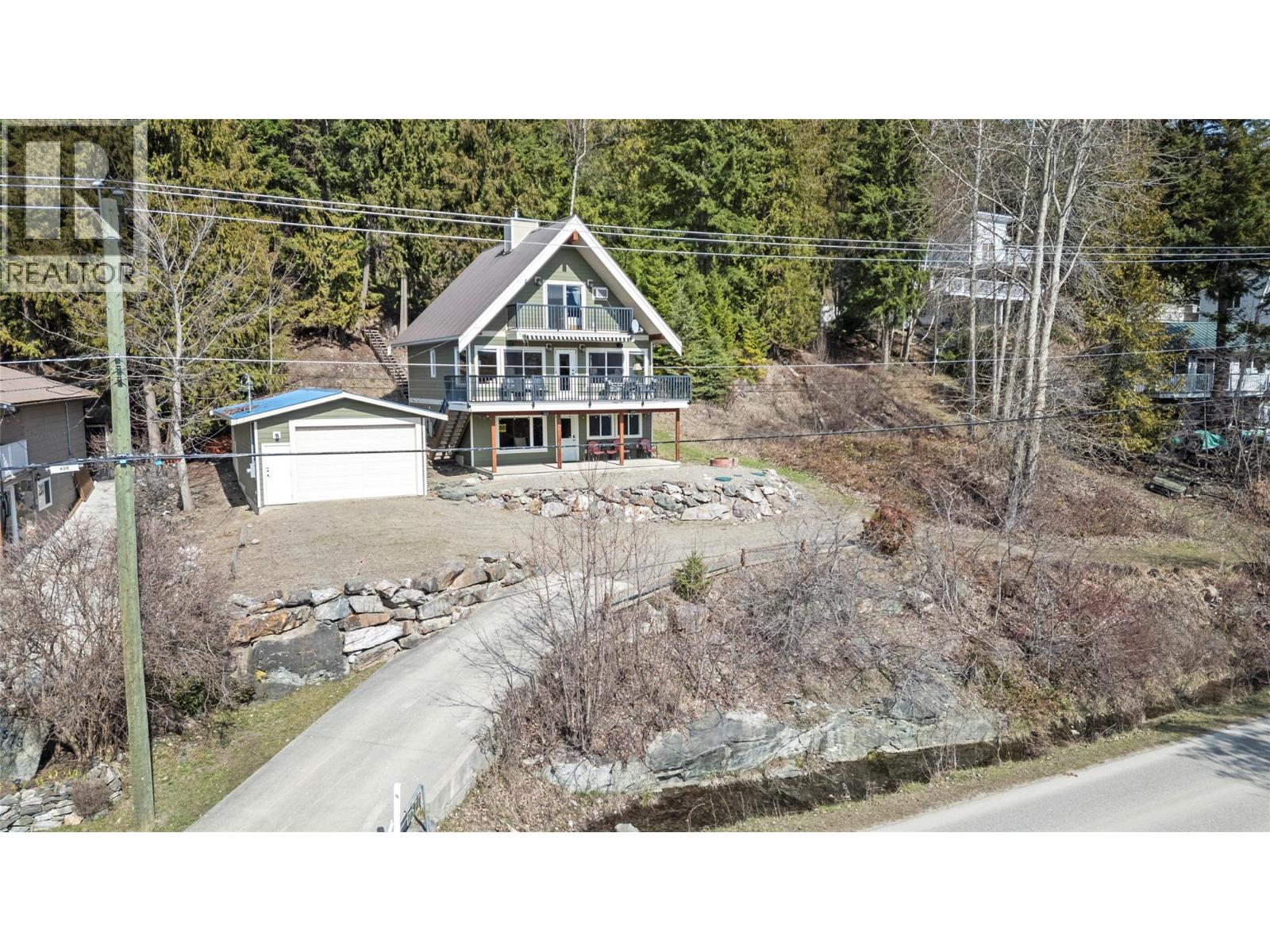 7577 Squilax Anglemont Road, Anglemont, British Columbia  V0E 1M8 - Photo 2 - 10382691