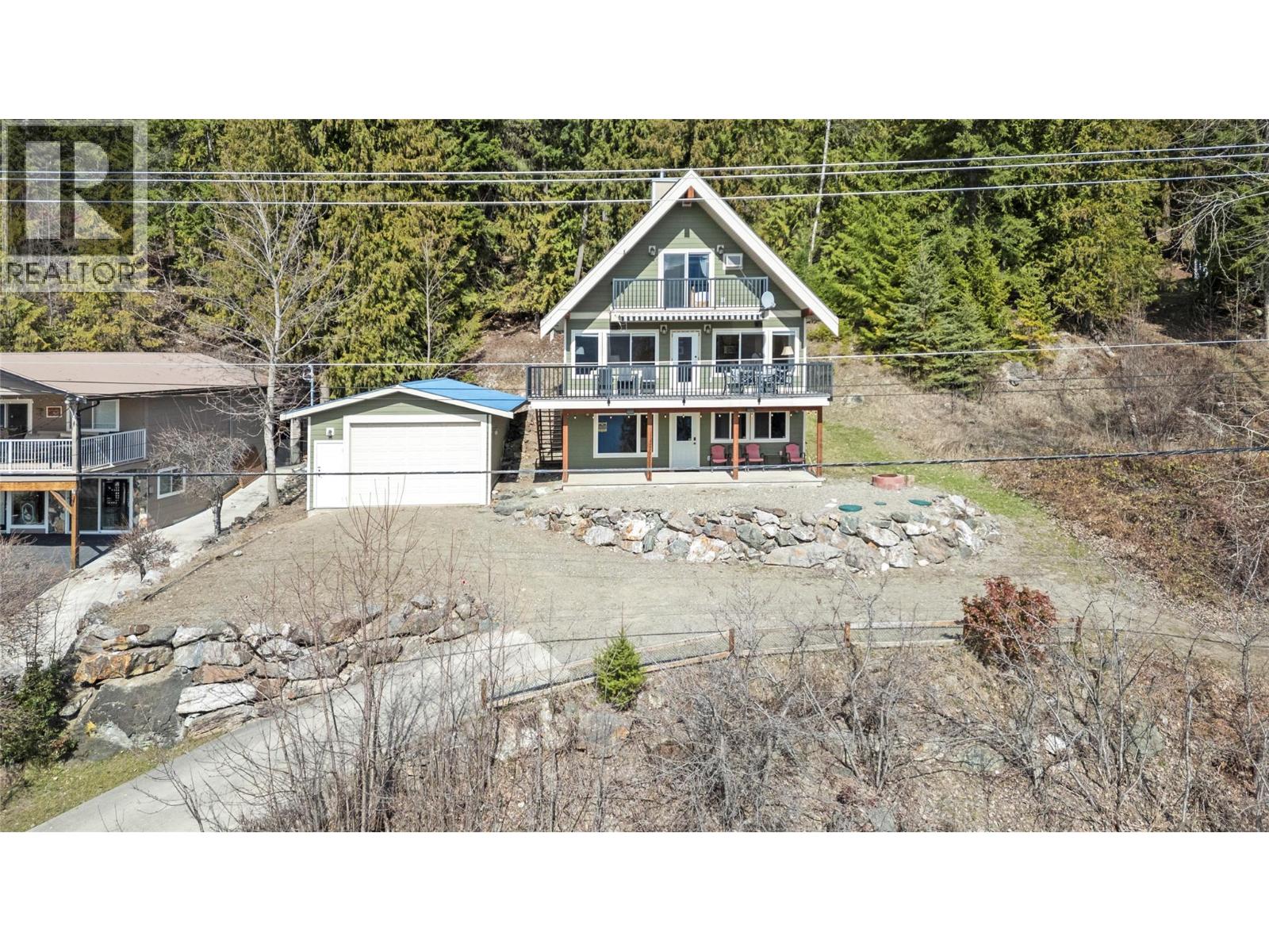 7577 Squilax Anglemont Road, Anglemont, British Columbia  V0E 1M8 - Photo 3 - 10382691