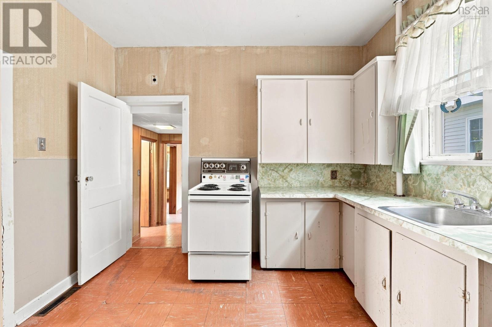 6301 Lawrence Street, Halifax, Nova Scotia  B3L 1J8 - Photo 9 - 202619776