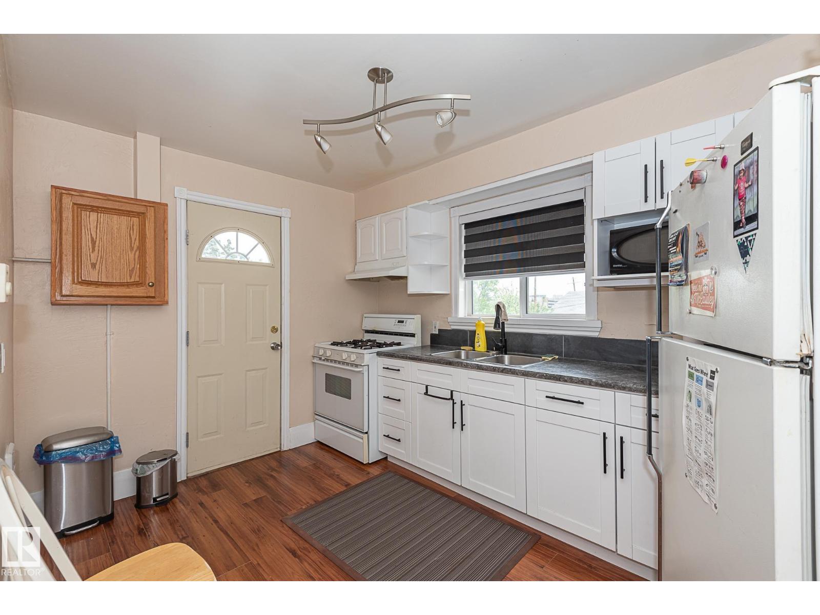 9623 110a Av NW, Edmonton, Alberta  T5H 1J8 - Photo 19 - E4502461