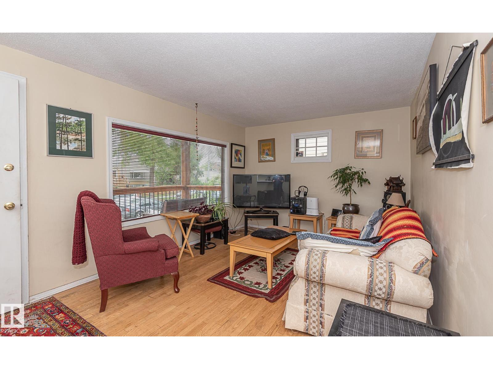 9623 110a Av NW, Edmonton, Alberta  T5H 1J8 - Photo 8 - E4502461