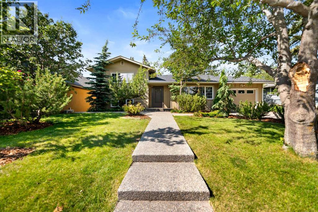 21 Roseview Drive NW, Calgary, Alberta  T2K 1N8 - Photo 1 - A2329218