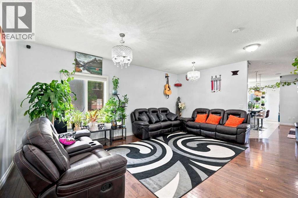 201 Saddlelake Drive NE, Calgary, Alberta  T3J 0P2 - Photo 4 - A2335156