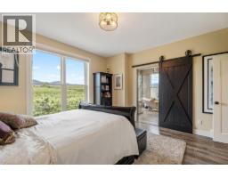 2400 Longhill Road, Kelowna, British Columbia  V1V 2G3 - Photo 38 - 10389273