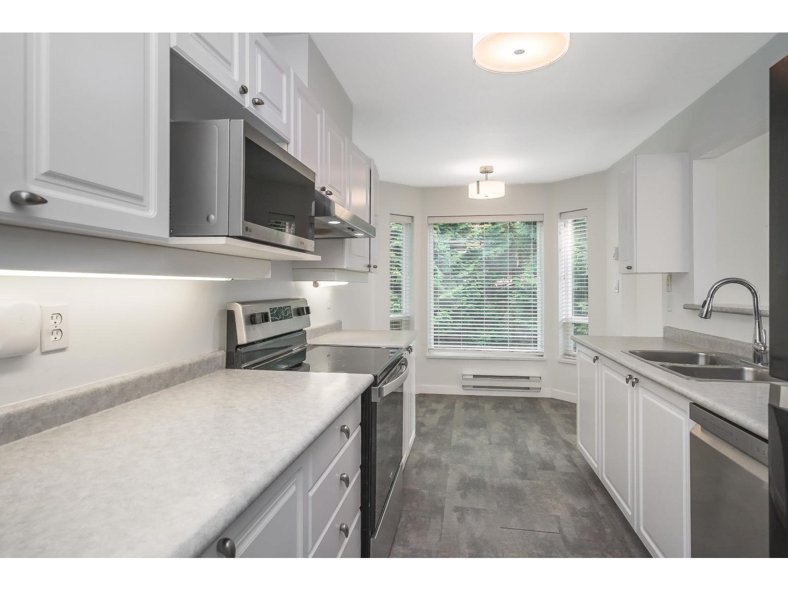 203 2855 152 Street, Surrey, British Columbia  V4P 1H2 - Photo 4 - R3153131