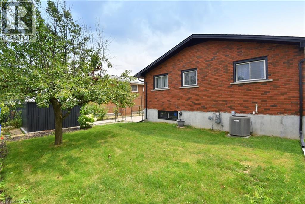 682 Mohawk Road W, Hamilton, Ontario  L9C 1X8 - Photo 6 - 40845257