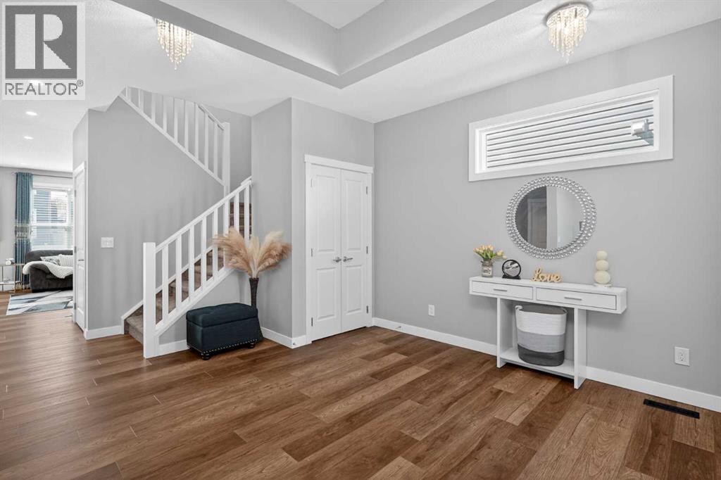 37 Evansfield Manor NW, Calgary, Alberta  T3P 1J8 - Photo 3 - A2326222