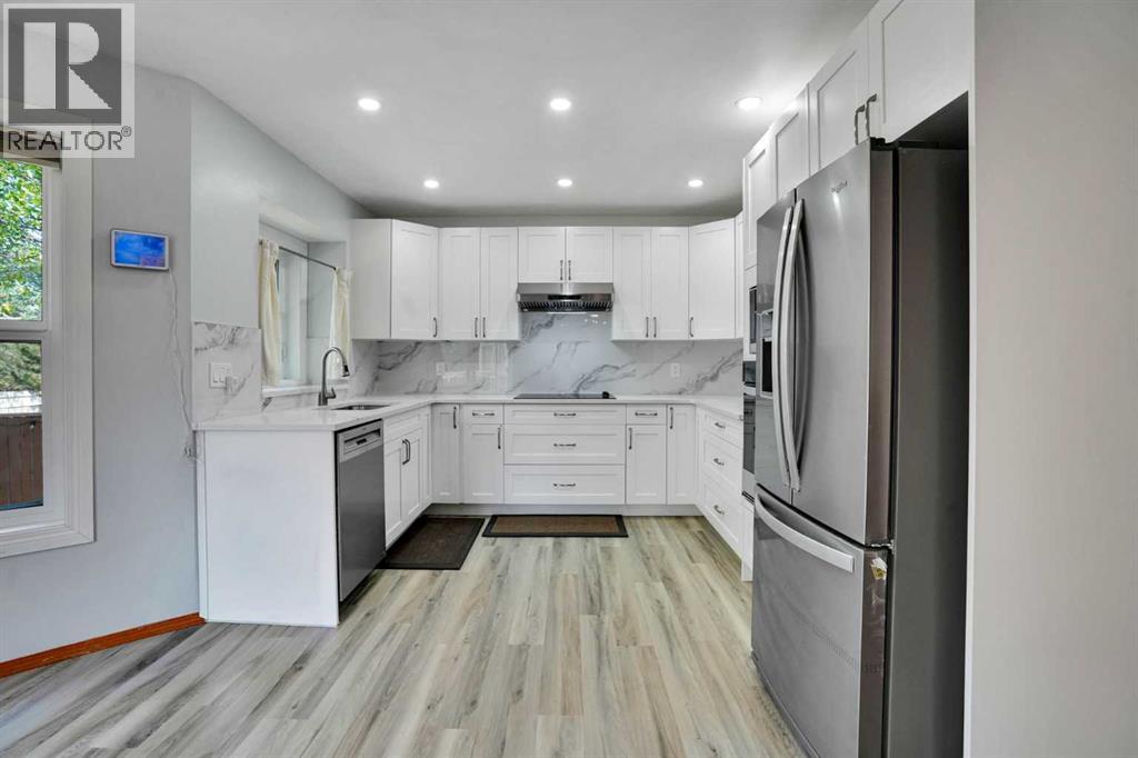 16 Sun Harbour Crescent Se, Calgary, Alberta  T2X 3B1 - Photo 2 - A2334713