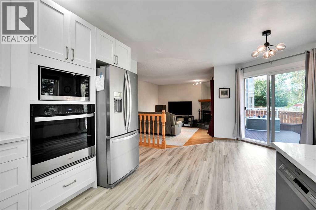 16 Sun Harbour Crescent Se, Calgary, Alberta  T2X 3B1 - Photo 5 - A2334713