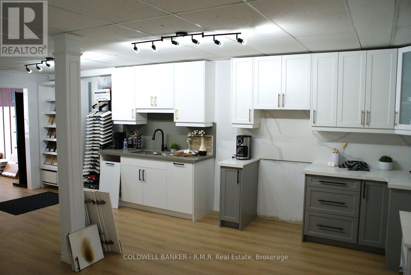 21 Bond Street E, Oshawa, Ontario  L1G 1B1 - Photo 7 - E13176630