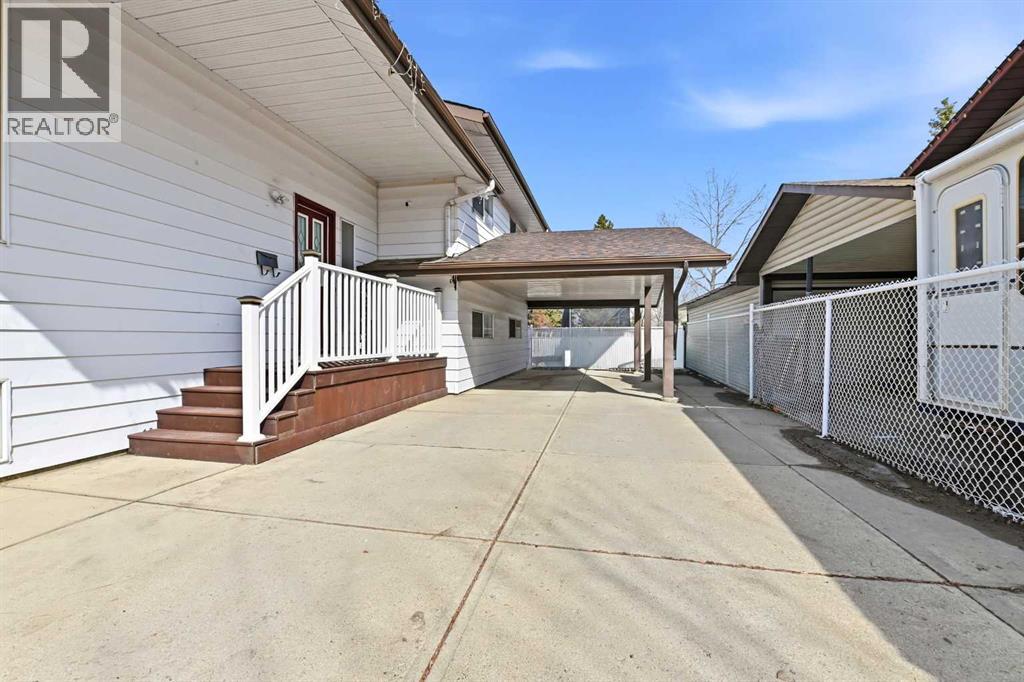 5218 Silverthorn Road, Olds, Alberta  T4H 1B1 - Photo 4 - A2301872