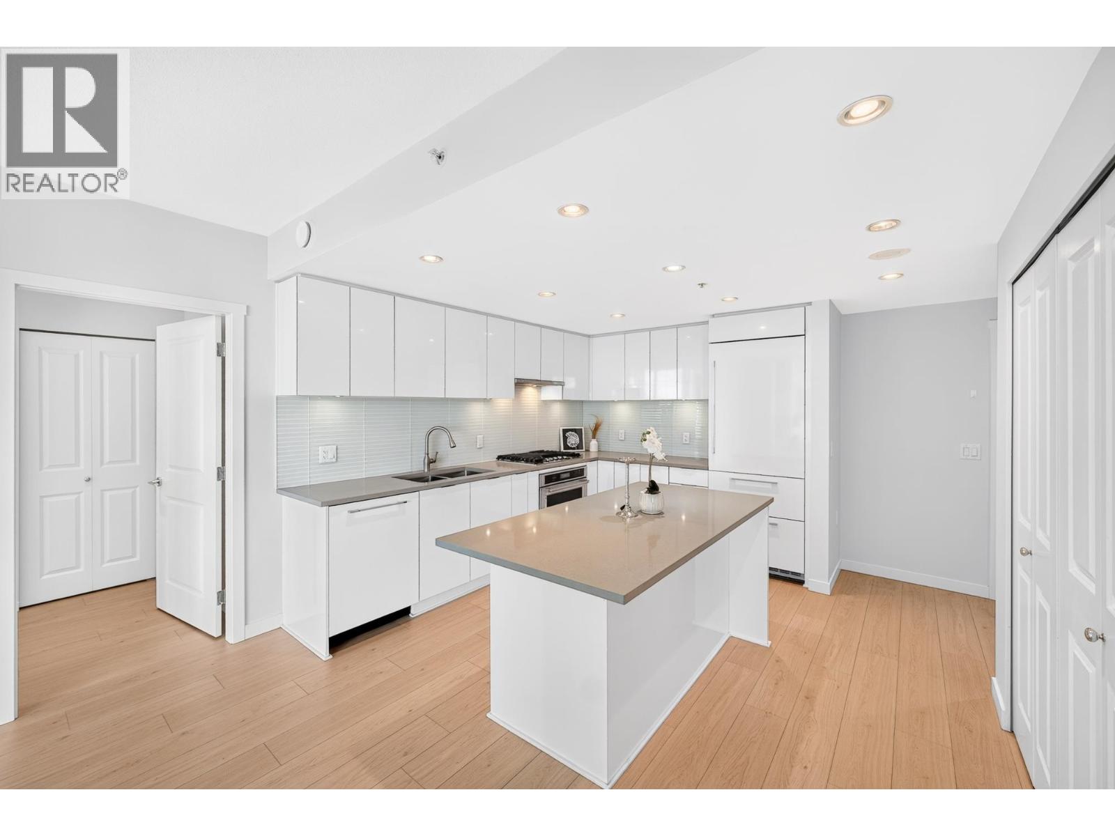 1408 6638 Dunblane Avenue, Burnaby, British Columbia  V5H 0G8 - Photo 4 - R3152005