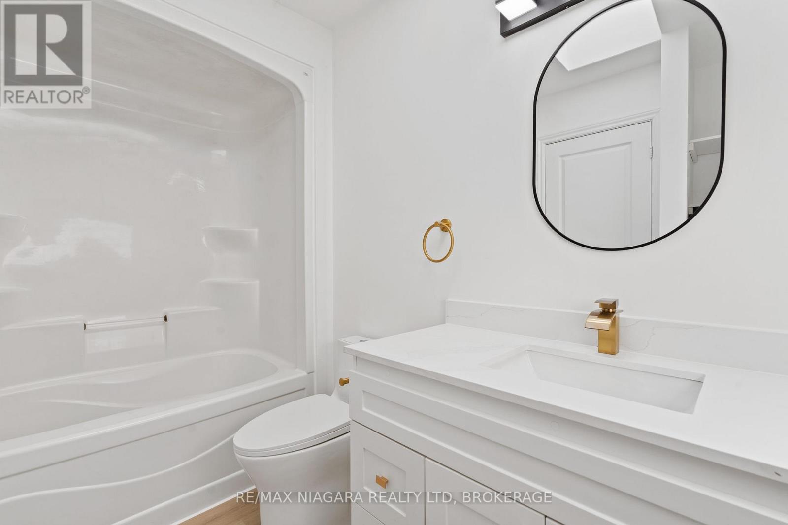 46a Pelham Road, St. Catharines, Ontario  L2S 1R4 - Photo 8 - X13647288