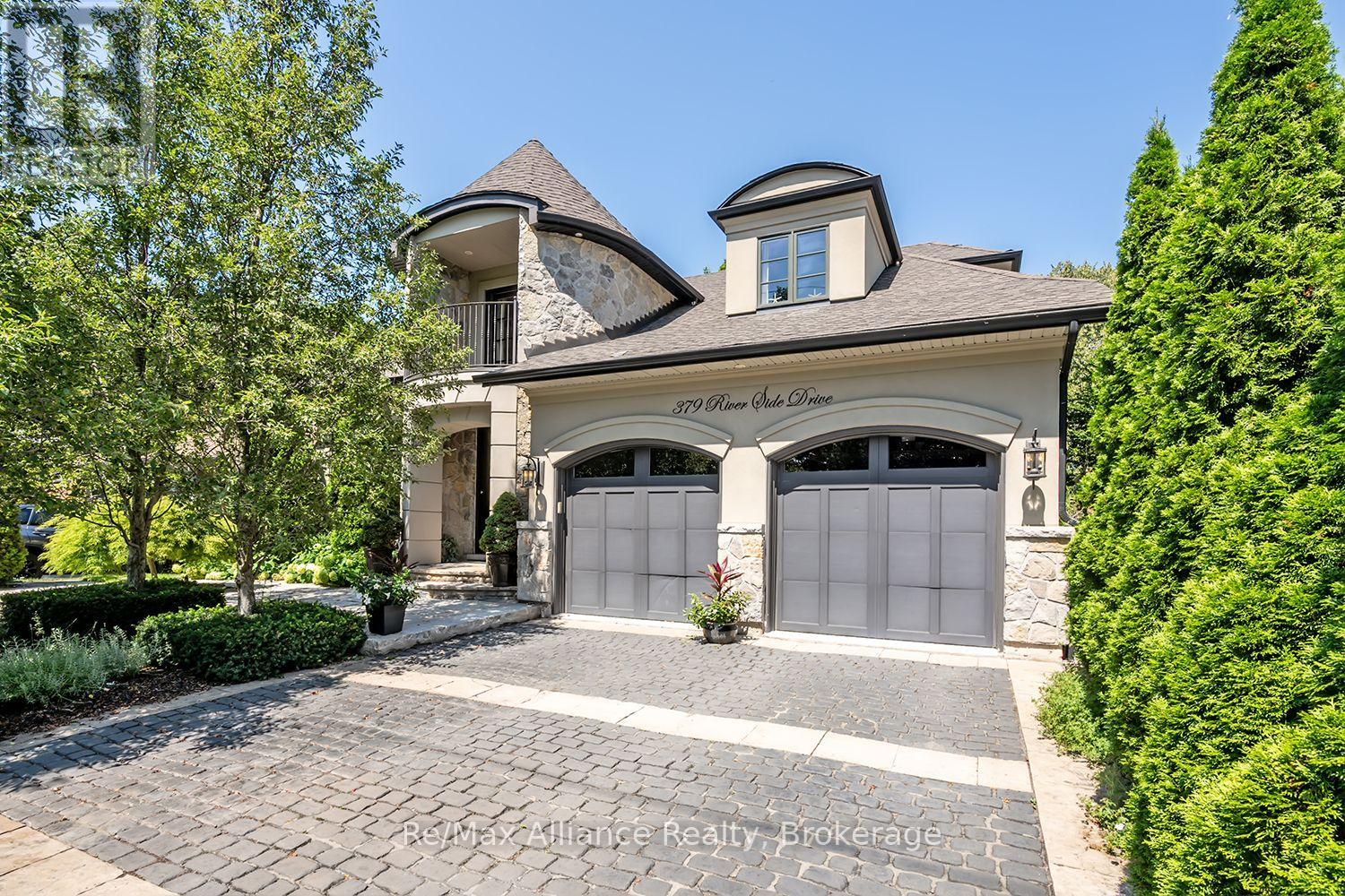 379 River Side Drive, Oakville, Ontario  L6K 3N6 - Photo 1 - W13647310
