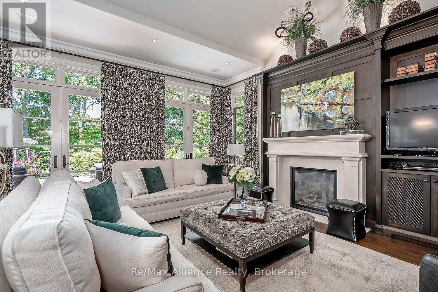 379 River Side Drive, Oakville, Ontario  L6K 3N6 - Photo 13 - W13647310