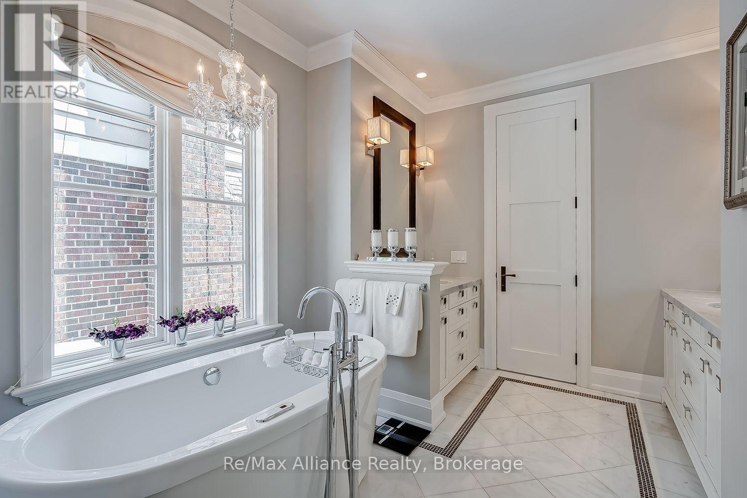 379 River Side Drive, Oakville, Ontario  L6K 3N6 - Photo 20 - W13647310
