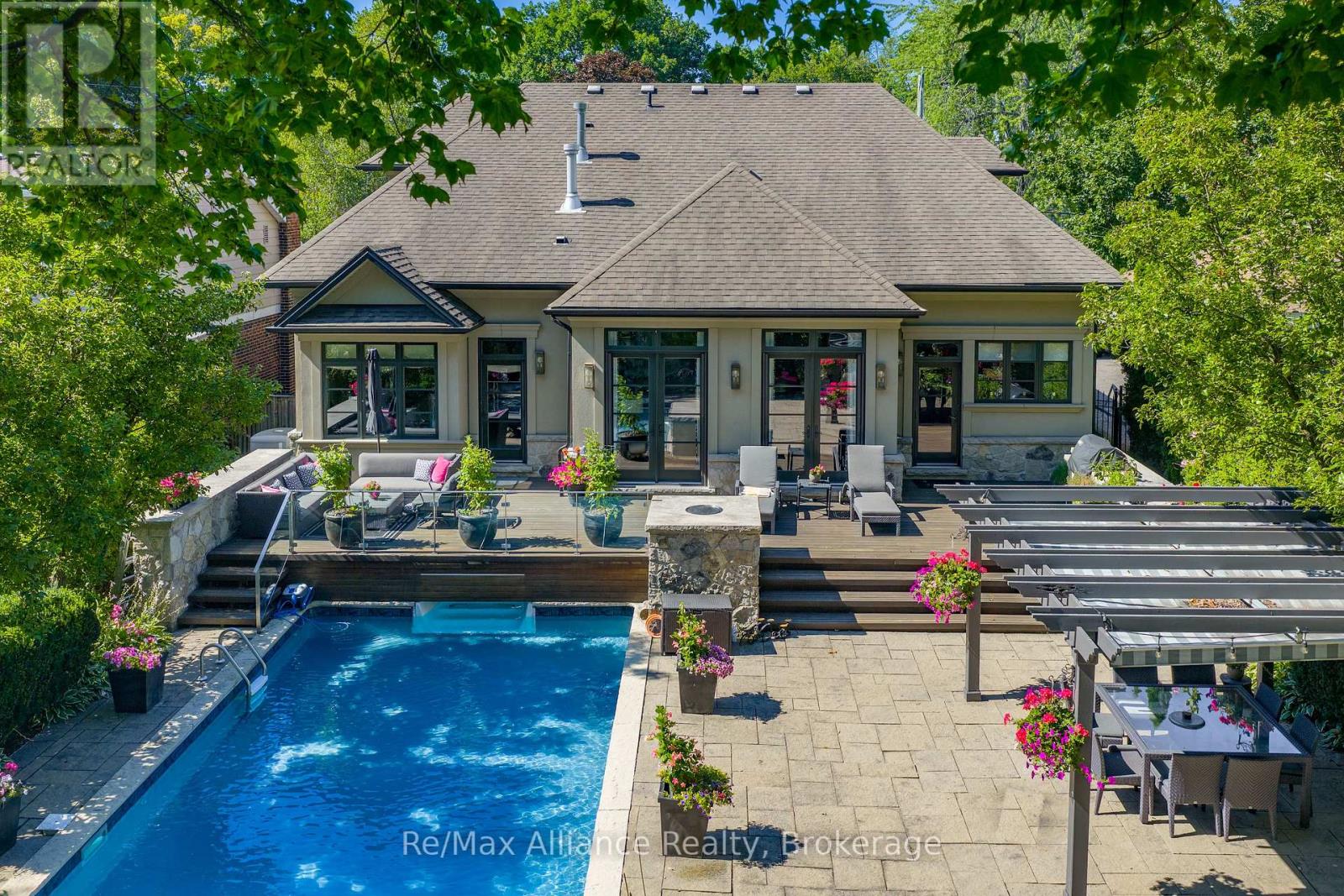 379 River Side Drive, Oakville, Ontario  L6K 3N6 - Photo 3 - W13647310