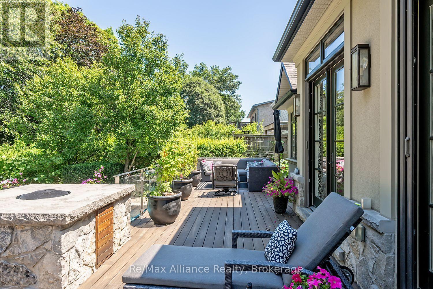 379 River Side Drive, Oakville, Ontario  L6K 3N6 - Photo 39 - W13647310