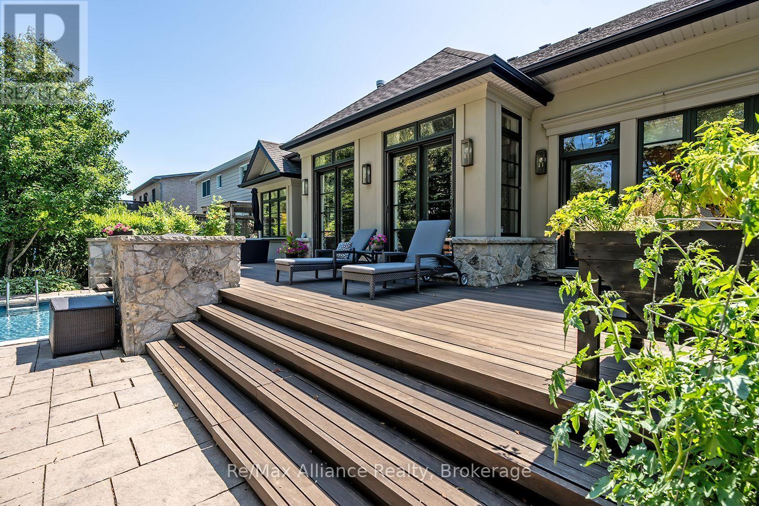 379 River Side Drive, Oakville, Ontario  L6K 3N6 - Photo 44 - W13647310