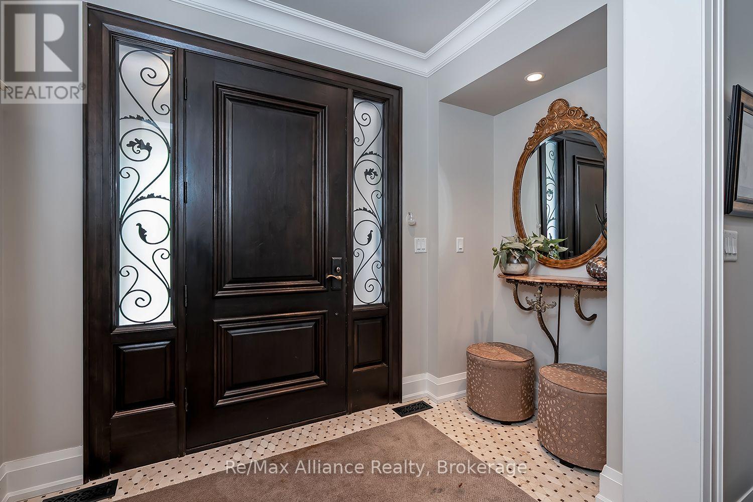 379 River Side Drive, Oakville, Ontario  L6K 3N6 - Photo 5 - W13647310