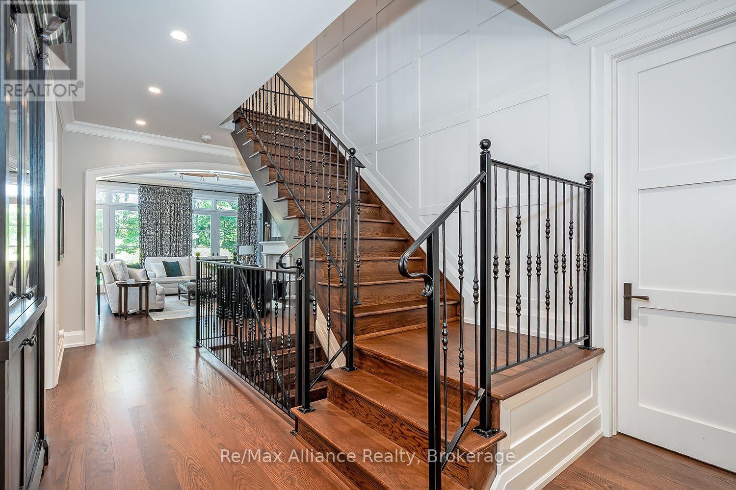 379 River Side Drive, Oakville, Ontario  L6K 3N6 - Photo 6 - W13647310