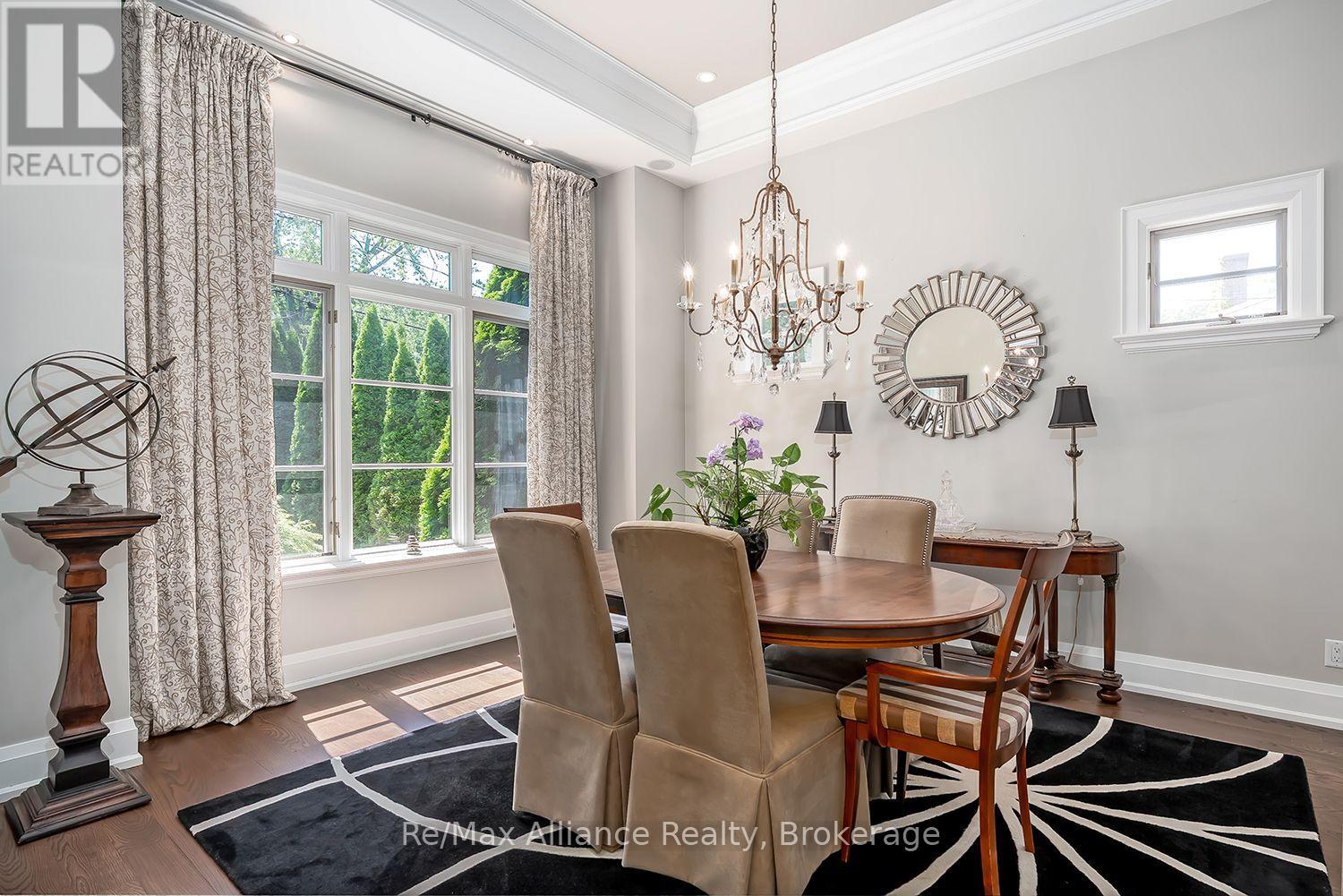 379 River Side Drive, Oakville, Ontario  L6K 3N6 - Photo 7 - W13647310