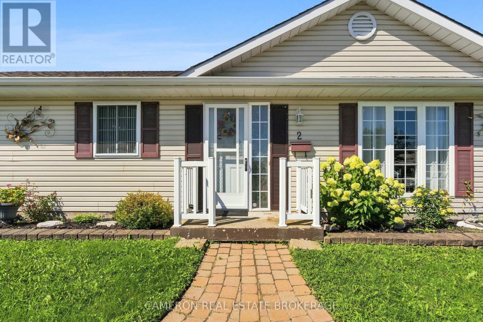 2 Enza Drive, Cornwall, Ontario K6H 7N7 - Photo 3 - X13647332