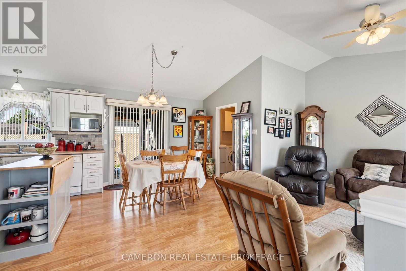 2 Enza Drive, Cornwall, Ontario K6H 7N7 - Photo 4 - X13647332