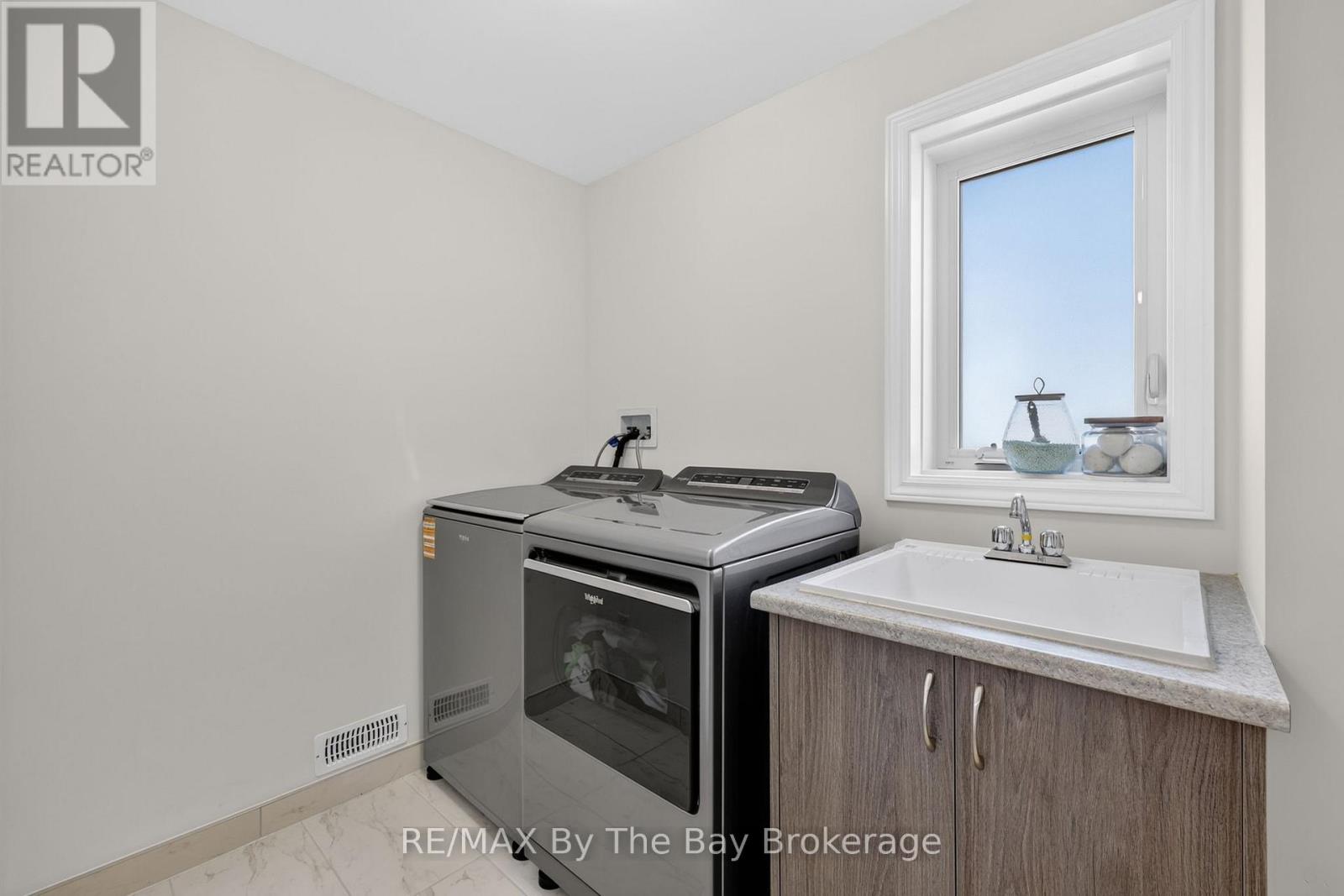 171 Rosanne Circle, Wasaga Beach, Ontario  L9Z 0N1 - Photo 39 - S13647244