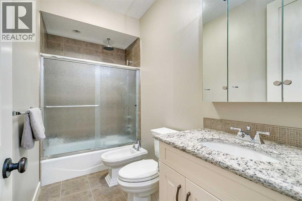 215 Patton Court SW, Calgary, Alberta  T2V 5G4 - Photo 31 - A2333869
