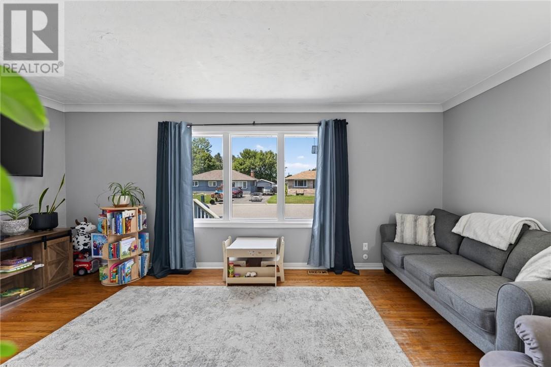 12 Belmont Court, Capreol, Ontario  P0M 1H0 - Photo 12 - 2129613