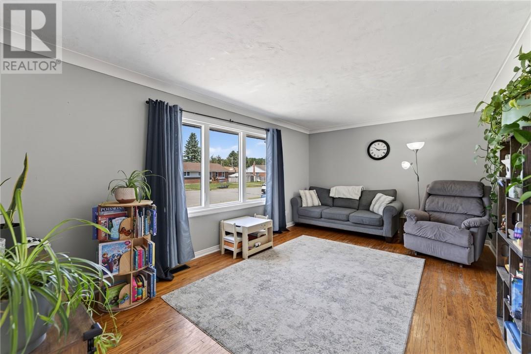 12 Belmont Court, Capreol, Ontario  P0M 1H0 - Photo 13 - 2129613