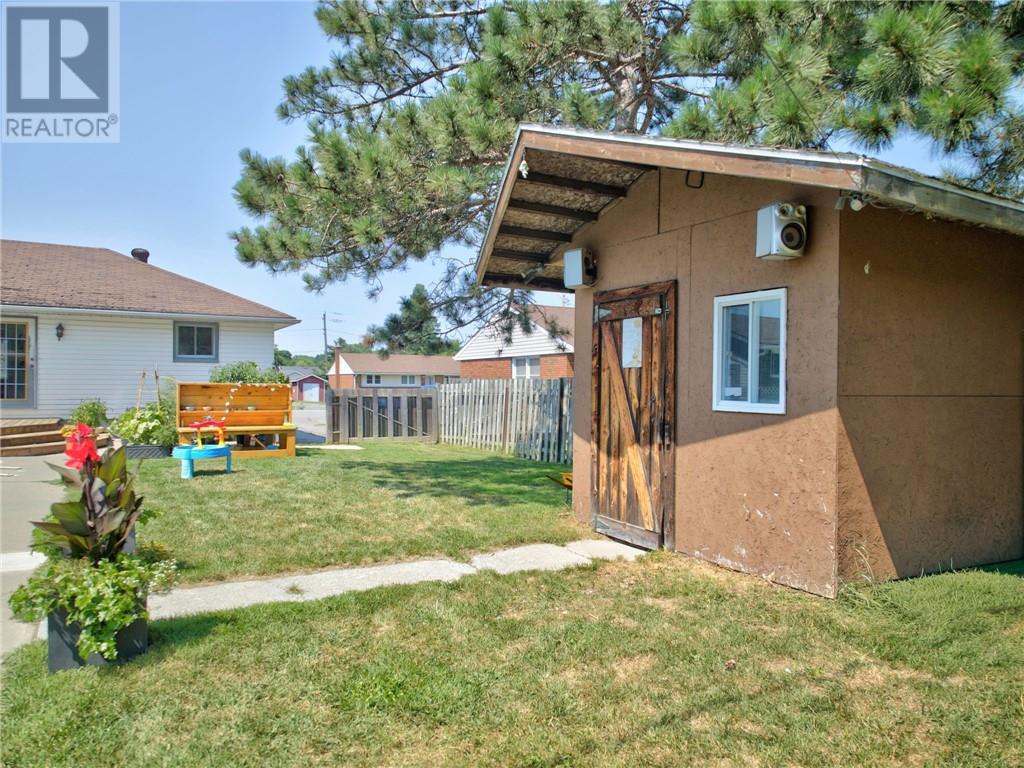 12 Belmont Court, Capreol, Ontario  P0M 1H0 - Photo 38 - 2129613