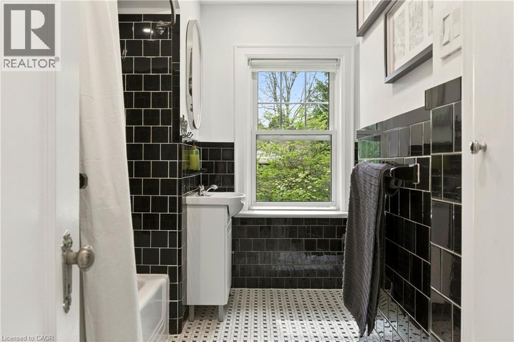 13 Tweedsmuir Avenue, Dundas, Ontario  L9H 4H6 - Photo 34 - 40854028