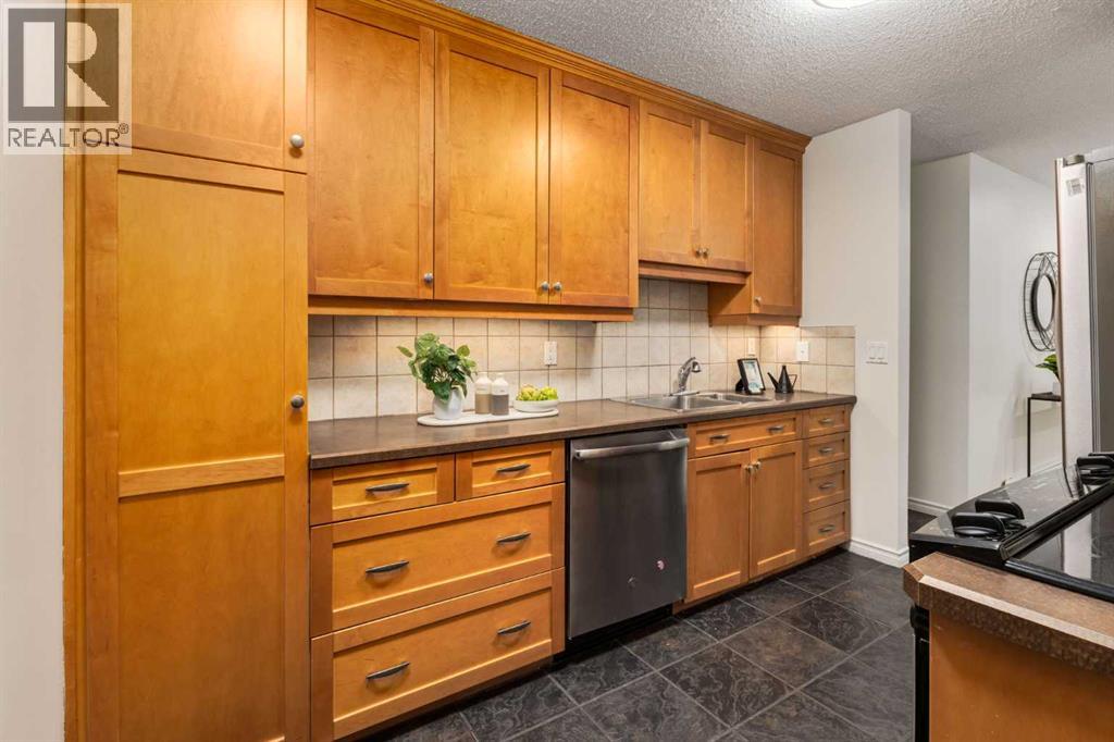 3, 906 4 Avenue NW, Calgary, Alberta  T2N 0M8 - Photo 11 - A2334504