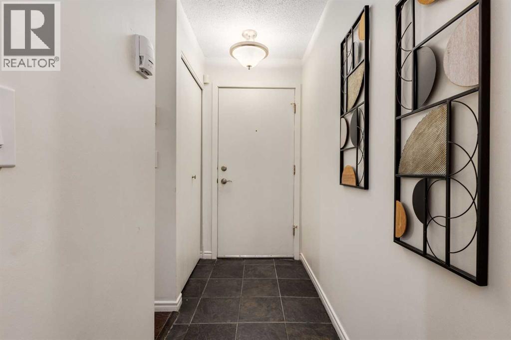3, 906 4 Avenue NW, Calgary, Alberta  T2N 0M8 - Photo 3 - A2334504