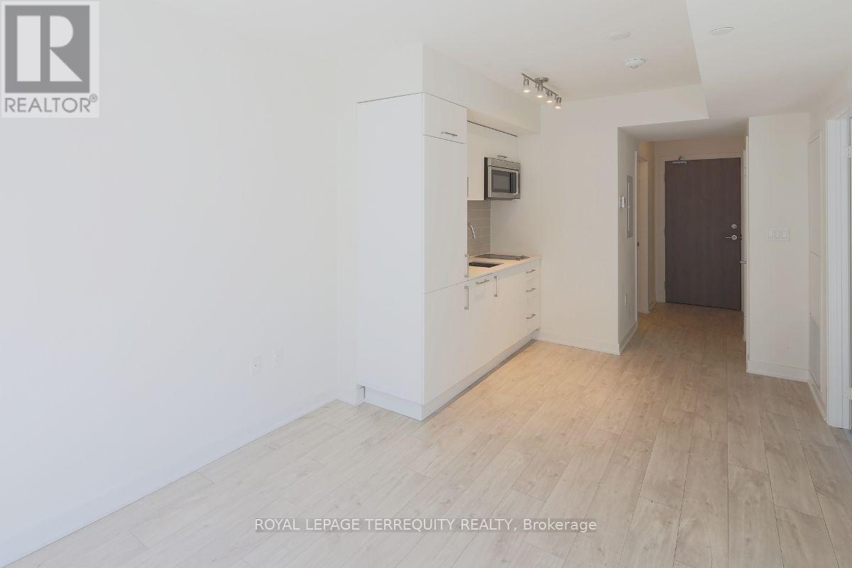 627 - 576 FRONT STREET W