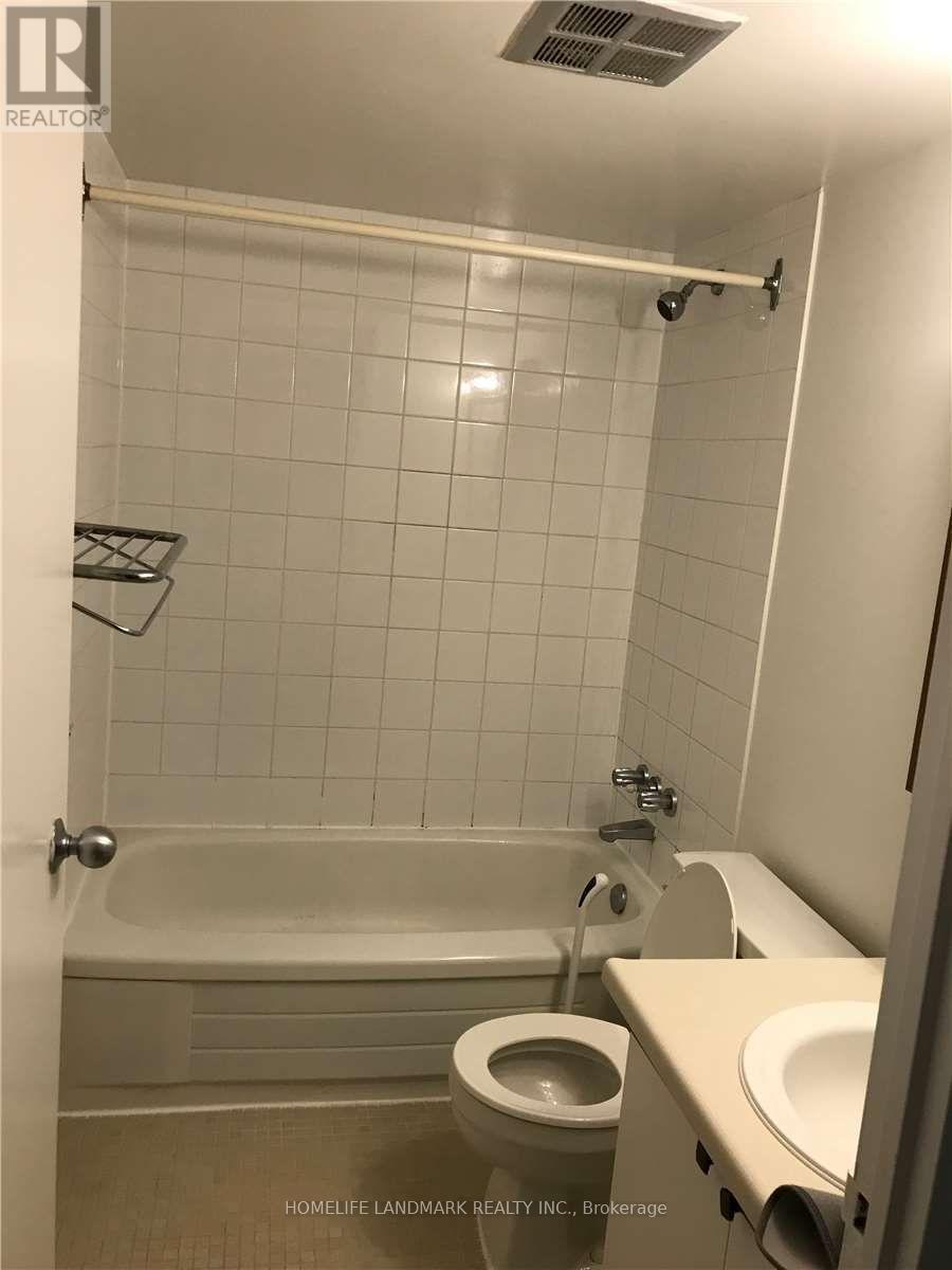 1122 - 633 Bay Street, Toronto, Ontario  M5G 2G4 - Photo 11 - C13647292
