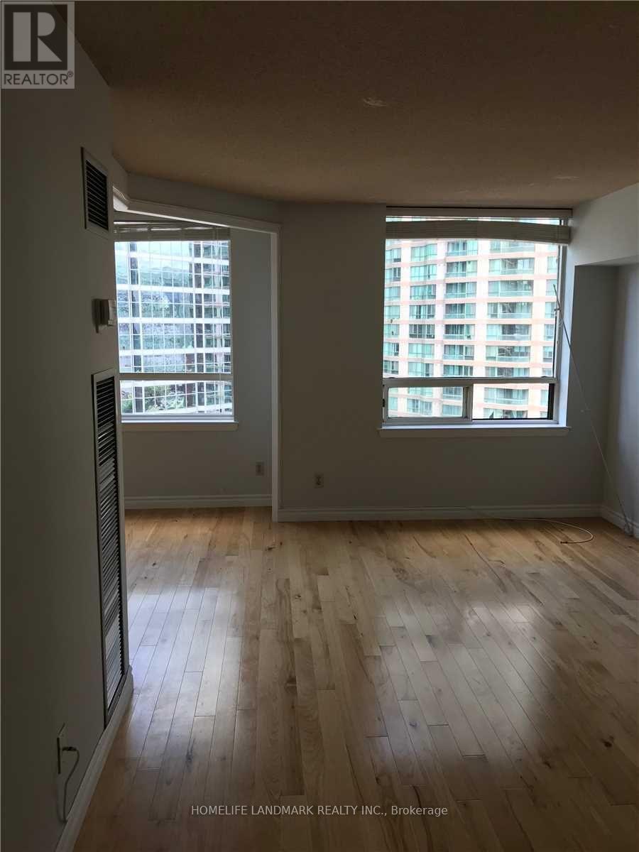 1122 - 633 Bay Street, Toronto, Ontario  M5G 2G4 - Photo 4 - C13647292