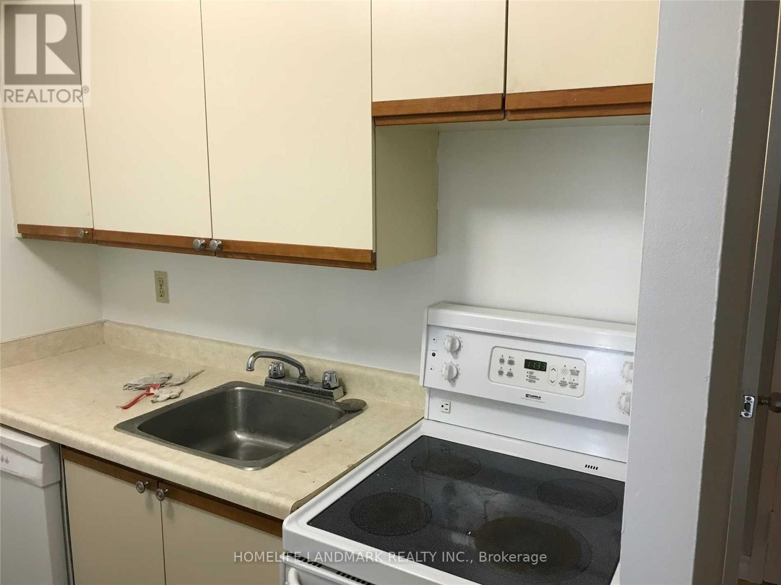 1122 - 633 Bay Street, Toronto, Ontario  M5G 2G4 - Photo 9 - C13647292
