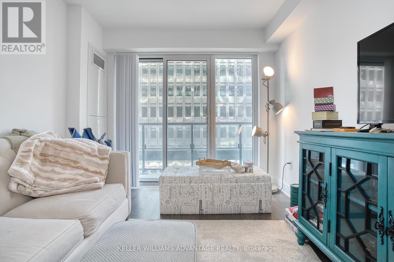 1012 - 955 Bay Street, Toronto, Ontario  M5S 0C6 - Photo 12 - C13647346