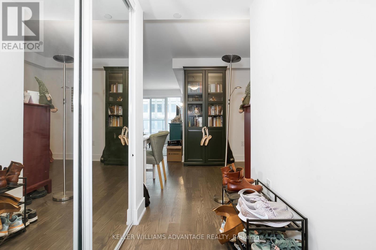 1012 - 955 Bay Street, Toronto, Ontario  M5S 0C6 - Photo 5 - C13647346
