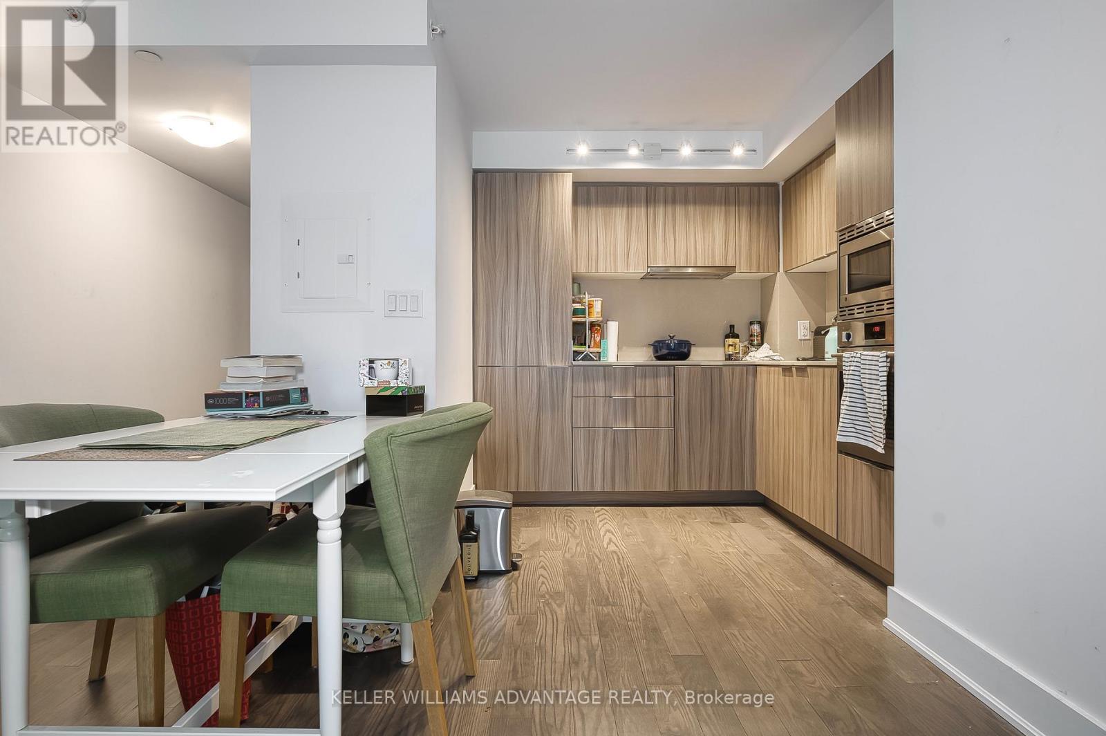 1012 - 955 Bay Street, Toronto, Ontario  M5S 0C6 - Photo 9 - C13647346