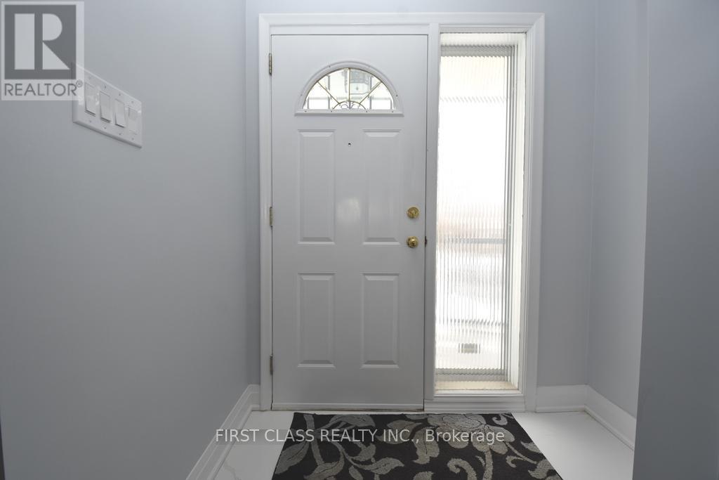 Main - 113 Holcolm Road, Toronto, Ontario  M2N 2E1 - Photo 2 - C13647396