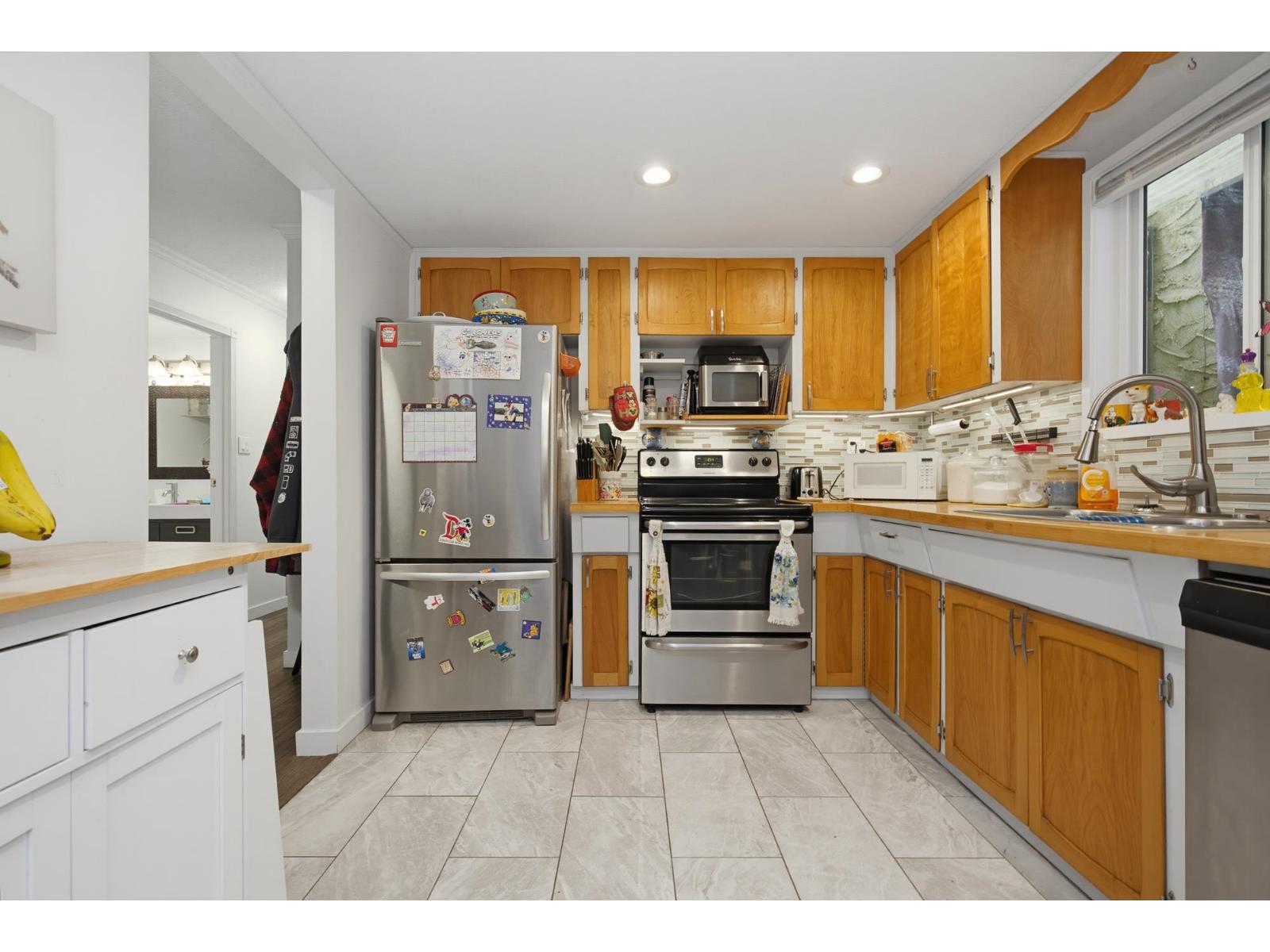 404 Bruneau Place, Langley, British Columbia  V4W 3K9 - Photo 4 - R3141816