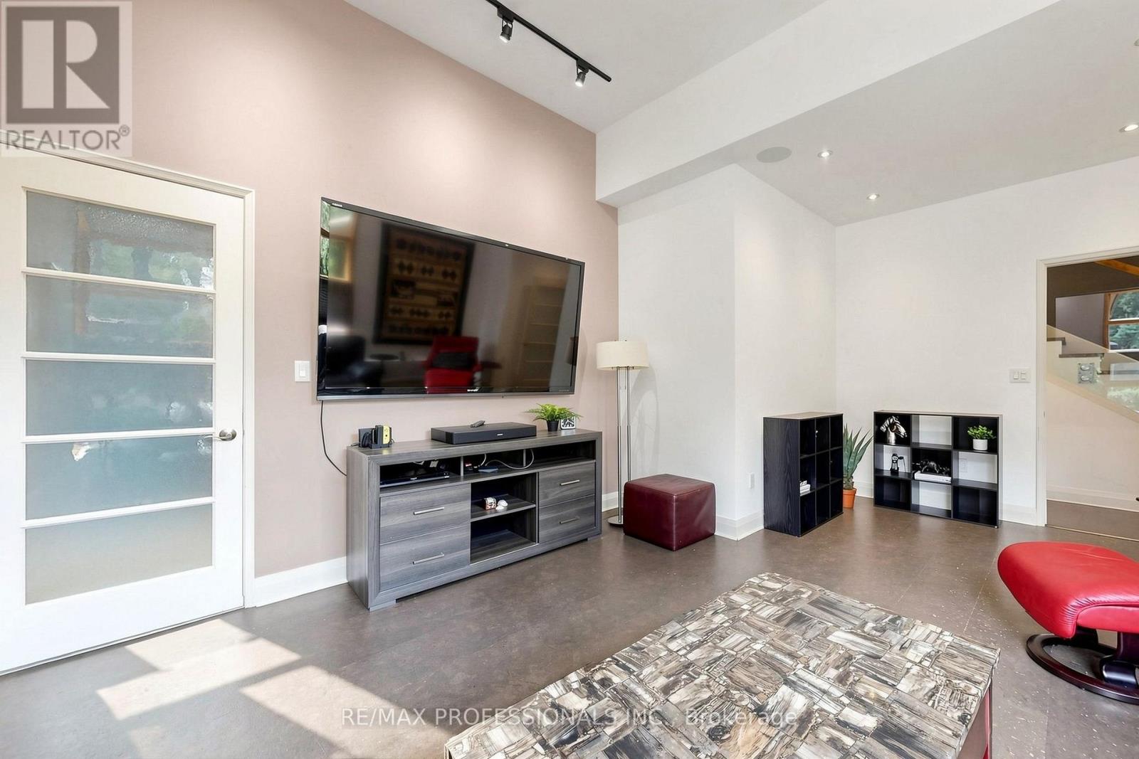 9 Annis Road, Toronto, Ontario  M1M 2Y8 - Photo 17 - E13647348
