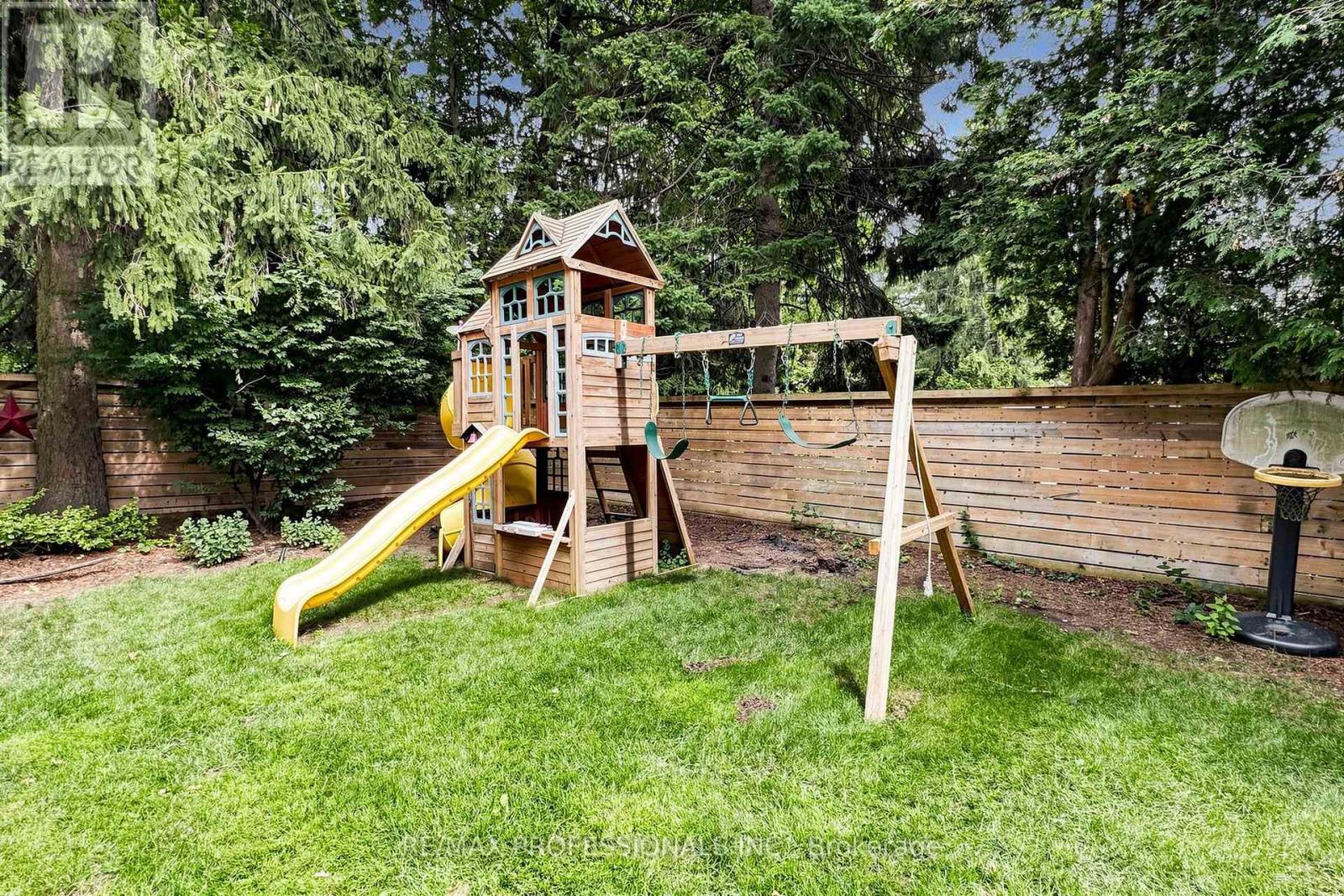 9 Annis Road, Toronto, Ontario  M1M 2Y8 - Photo 48 - E13647348