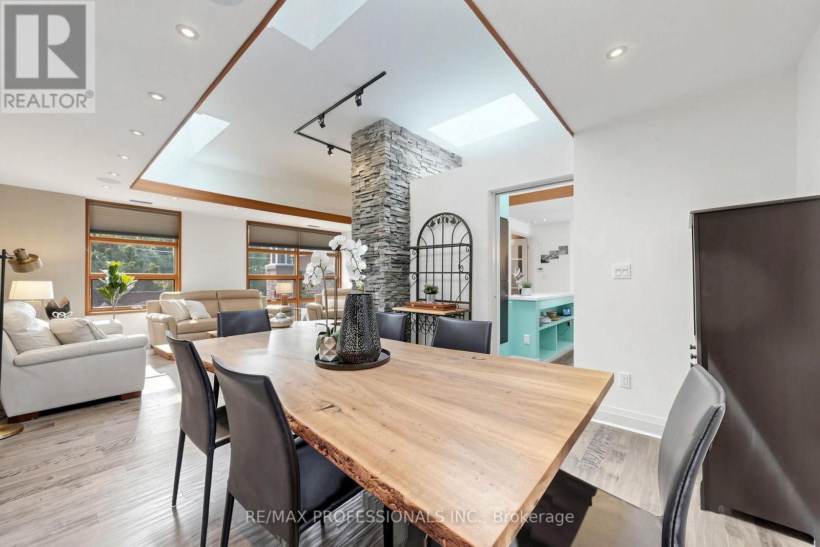 9 Annis Road, Toronto, Ontario  M1M 2Y8 - Photo 7 - E13647348